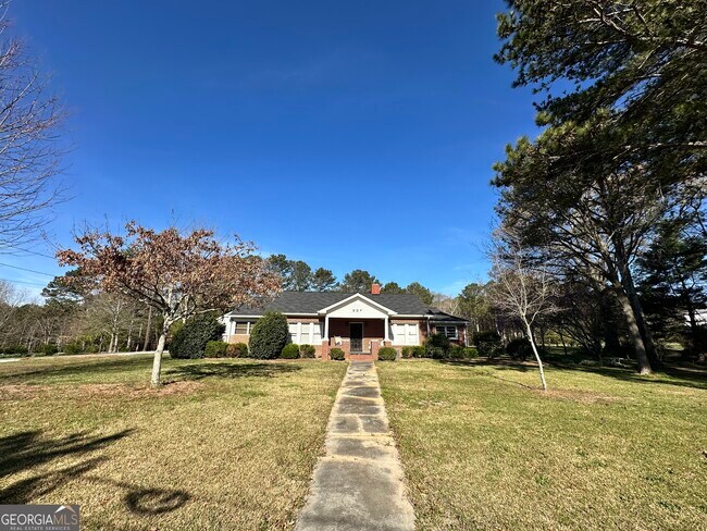 property at 986 GA-120