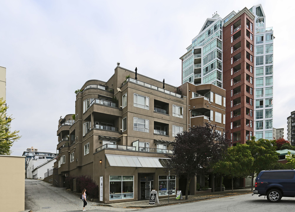 Carmel Place in North Vancouver, BC - Building Photo