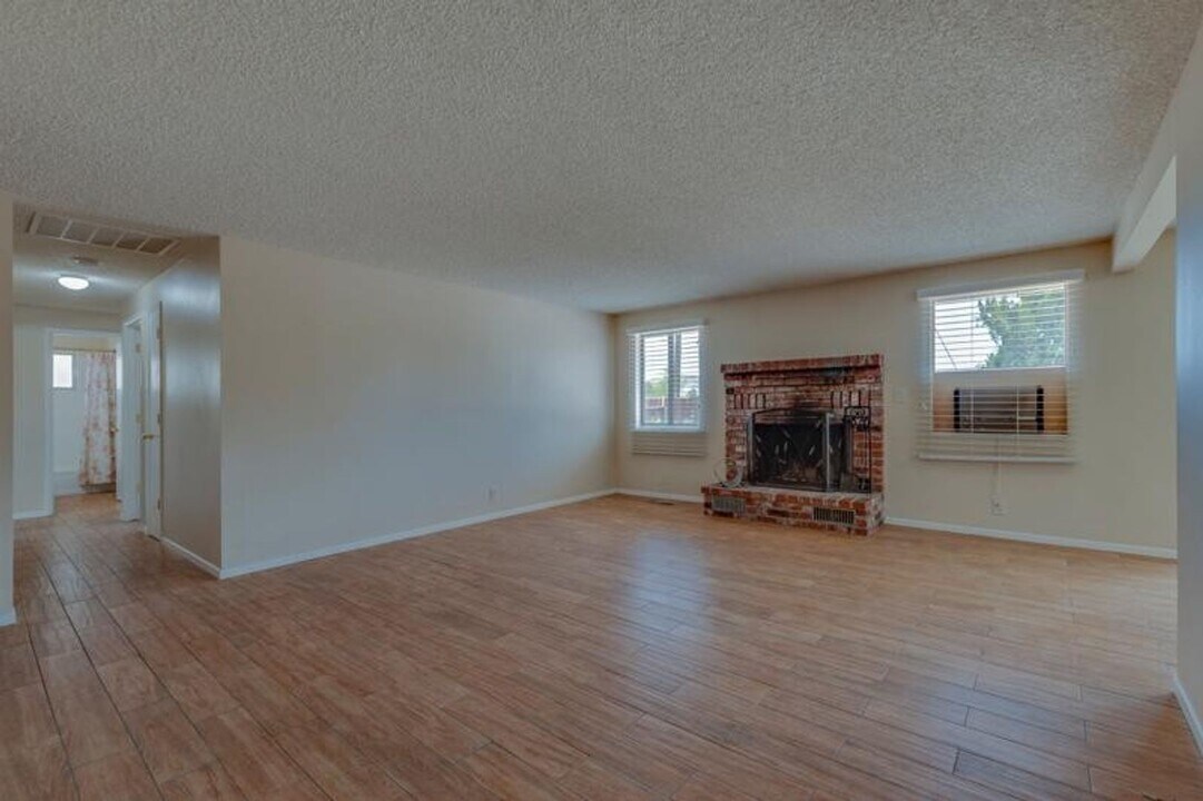 3061 Meadowlands Dr in Sparks, NV - Building Photo