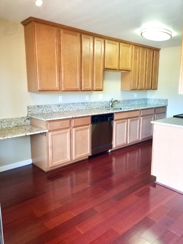 property at 300 Glenwood Cir