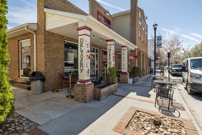 Cornerstone Columns in Lynchburg, VA - Foto de edificio - Building Photo