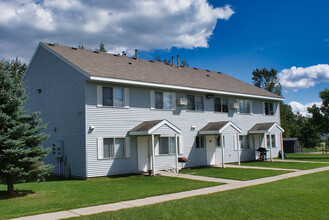 Pine River Square in Pine River, MN - Building Photo - Building Photo