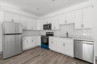 75 Forester Ave, Unit 225 in Warwick, NY - Building Photo - Building Photo