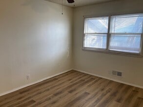 215 E 32nd St in Kearney, NE - Building Photo - Building Photo