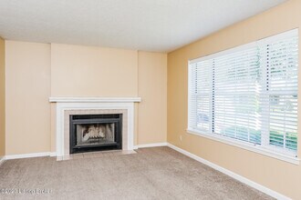 4612 Scott Ct in Louisville, KY - Building Photo - Building Photo