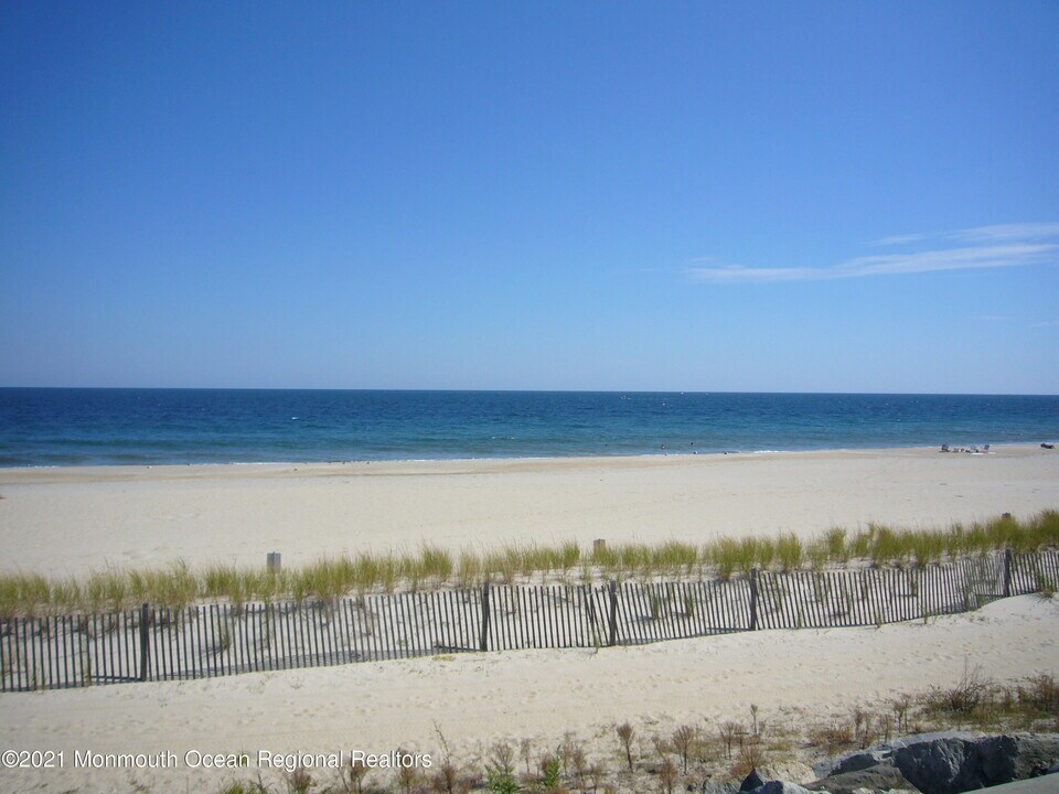1201 Ocean Ave in Sea Bright, NJ - Building Photo