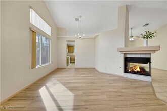 1789 Castro Hill Ave in Henderson, NV - Foto de edificio - Building Photo