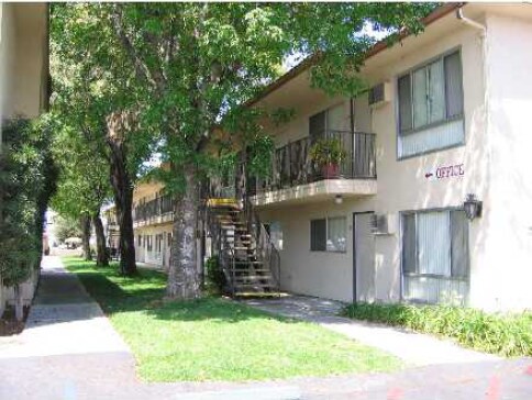 Vista Bella Apartment Homes in El Cajon, CA - Building Photo - Building Photo