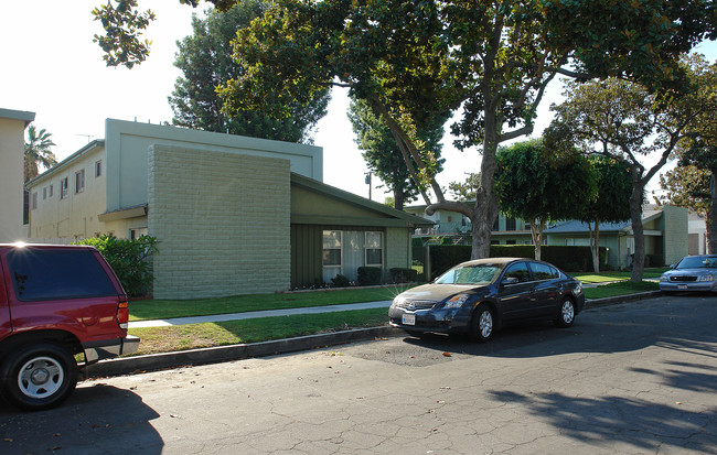 142-146 S Princeton Ave in Fullerton, CA - Building Photo - Building Photo