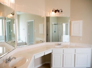 91 E French Oaks Cir in Spring, TX - Building Photo - Building Photo