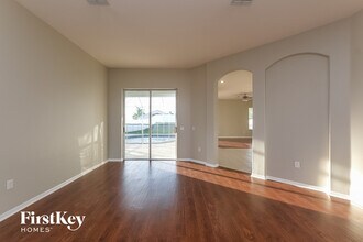 5032 Balsam Dr in Land O Lakes, FL - Building Photo - Building Photo