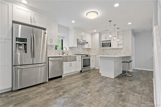 343 N Greeley Ave in Chappaqua, NY - Building Photo - Building Photo