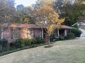 964 Ridgewood Cir in Birmingham, AL - Building Photo