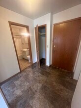 3801 Robert Pl in Stevens Point, WI - Foto de edificio - Building Photo