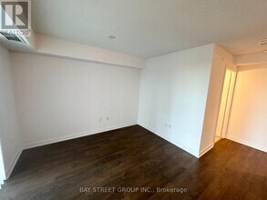 275-2275 Village Green Square in Toronto, ON - Building Photo - Building Photo