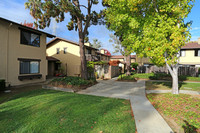 Franciscan Apartments in Foster City, CA - Foto de edificio - Building Photo