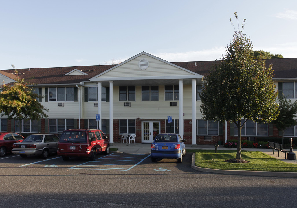 Building 1 in Port Jefferson Station, NY - Building Photo