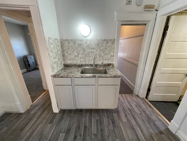 597 Geranium Ave E in St. Paul, MN - Building Photo - Building Photo