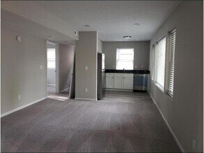 2106 SE Fairmount St in Minneapolis, MN - Building Photo - Building Photo