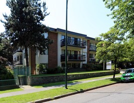 The Royale in Vancouver, BC - Building Photo