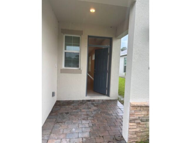 810 Friendship Cir in La Belle, FL - Building Photo - Building Photo