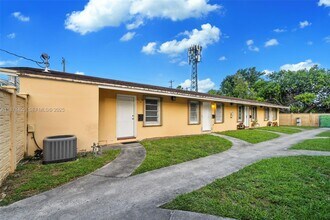 840 SW 7th St in Miami, FL - Foto de edificio - Building Photo