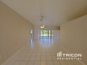 184 Jennifer Dr in Rotonda West, FL - Foto de edificio - Building Photo