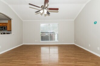 511 Paradise Ln in Montgomery, TX - Building Photo - Building Photo