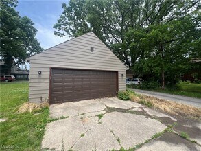214 Front St in Berea, OH - Building Photo - Building Photo