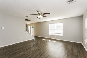 320 Capricorn St in Cedar Hill, TX - Building Photo - Building Photo