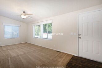 13163 SE Hwy 212 in Clackamas, OR - Building Photo - Building Photo
