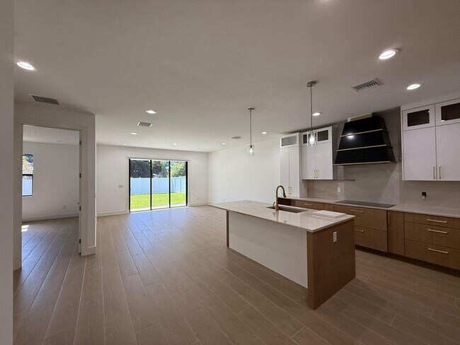 property at 2430 Cecelia St
