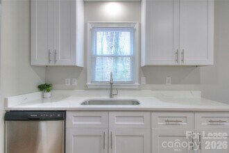 700 Sharon Dr in Waxhaw, NC - Building Photo - Building Photo