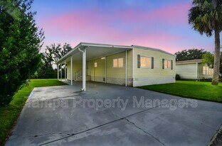 242 Country Ln in Plant City, FL - Building Photo