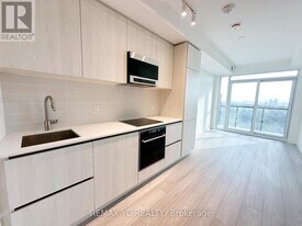 110 Broadway Ave in Toronto, ON - Building Photo