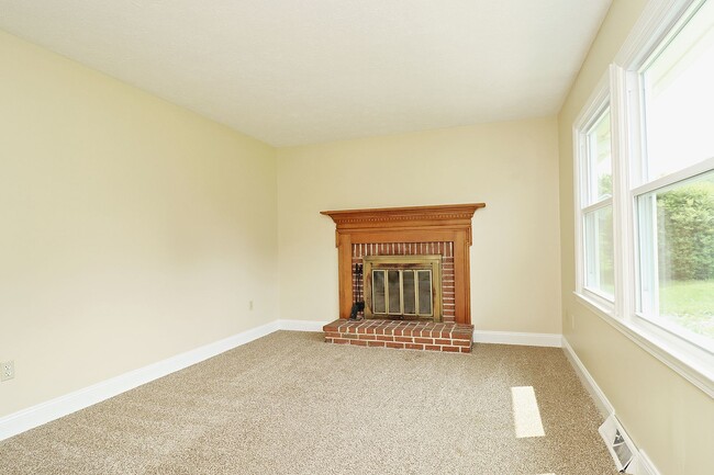 6309 Jefferson Mill Rd in Scottsville, VA - Building Photo - Building Photo