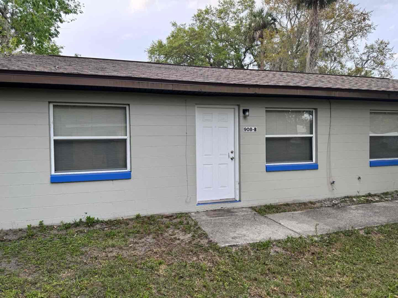 908 Lora St in Daytona Beach, FL - Building Photo