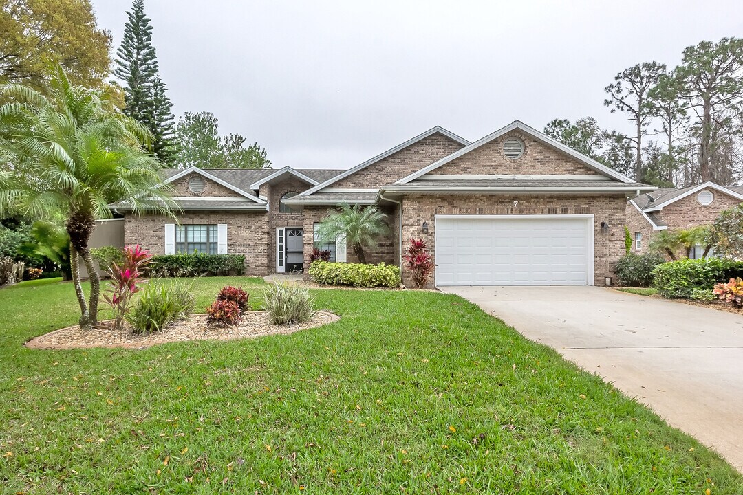 7 Crossings Trail in Ormond Beach, FL - Building Photo