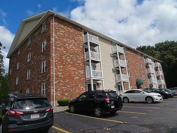 71 Edgeworth St in Worcester, MA - Building Photo