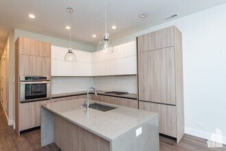 1420 W Chestnut St, Unit 2 in Chicago, IL - Foto de edificio - Building Photo