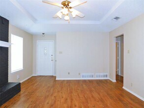 2212 Bolivar St in Denton, TX - Building Photo - Building Photo