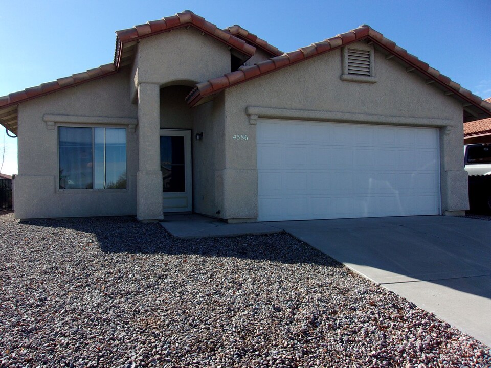 4586 Chaparral Loop in Sierra Vista, AZ - Building Photo