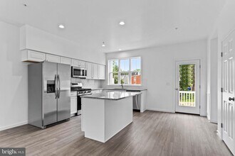 35 S 19th St in Camp Hill, PA - Building Photo - Building Photo