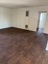 2221 E Lenita Ln-Unit -9 in Santa Ana, CA - Building Photo - Building Photo