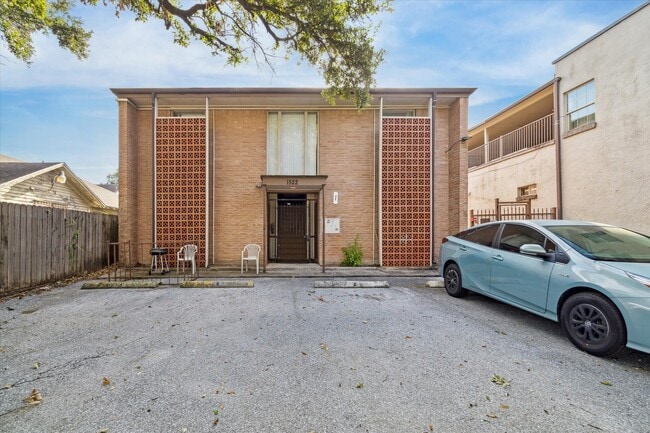 property at 1520 Yale St