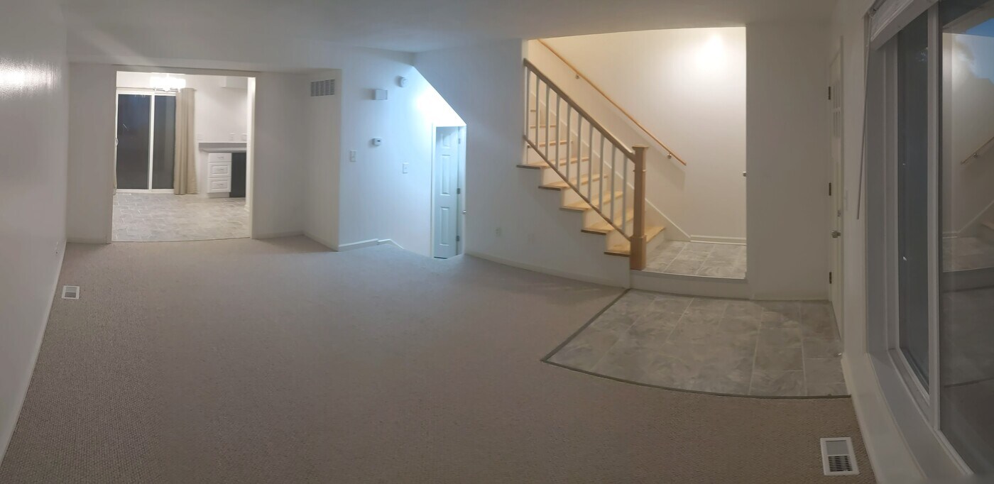 8152 marty in Overland Park, KS - Building Photo