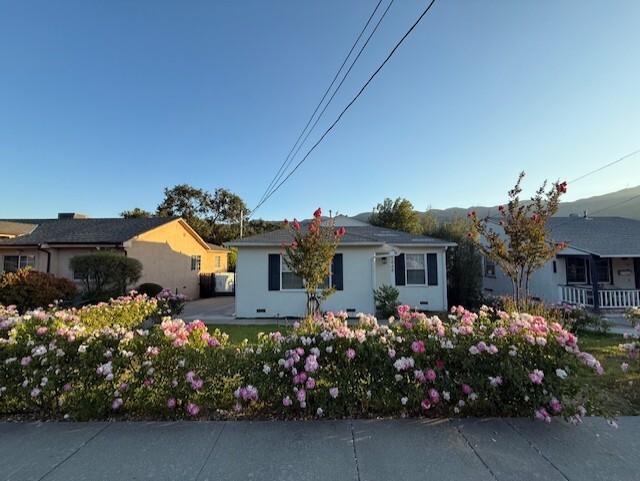 property at 2848 Manhattan Ave