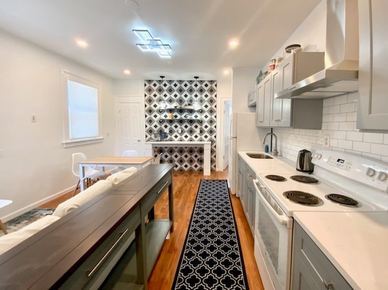 24 Clark St, Unit Garden Level in New Haven, CT - Building Photo