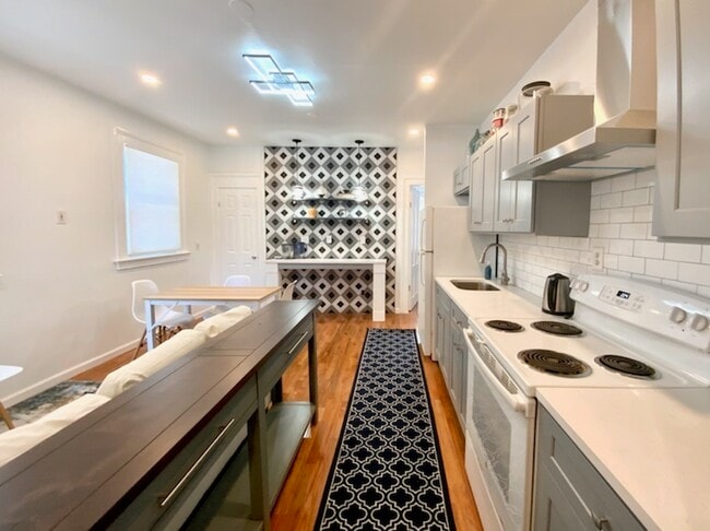 24 Clark St, Unit Garden Level