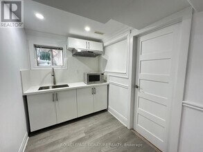 90 Genoa Rd in Vaughan, ON - Building Photo - Building Photo